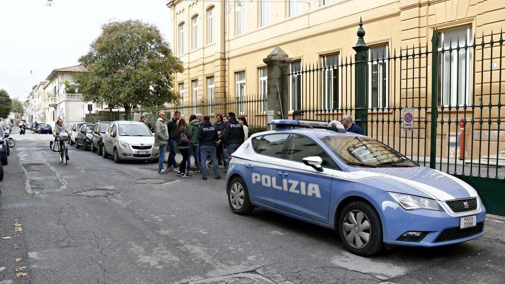 Una volante della polizia (foto di archivio)