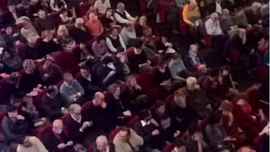 Il Comitato del No porta Travaglio e riempie il teatro