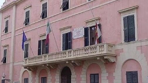 Ex Unione, minoranza all’attacco