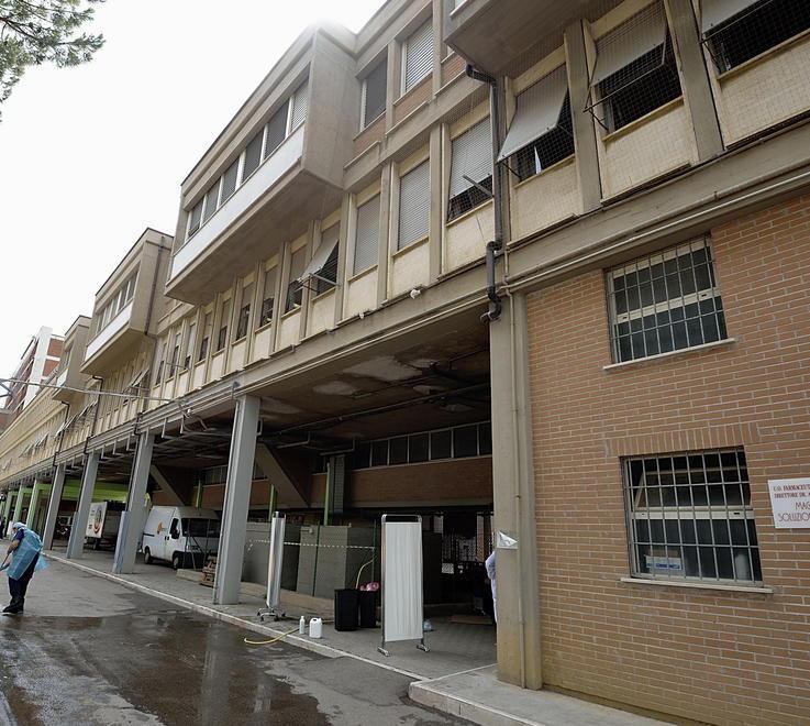 La palazzina che ospita il reparto di psichiatria (foto Bf)