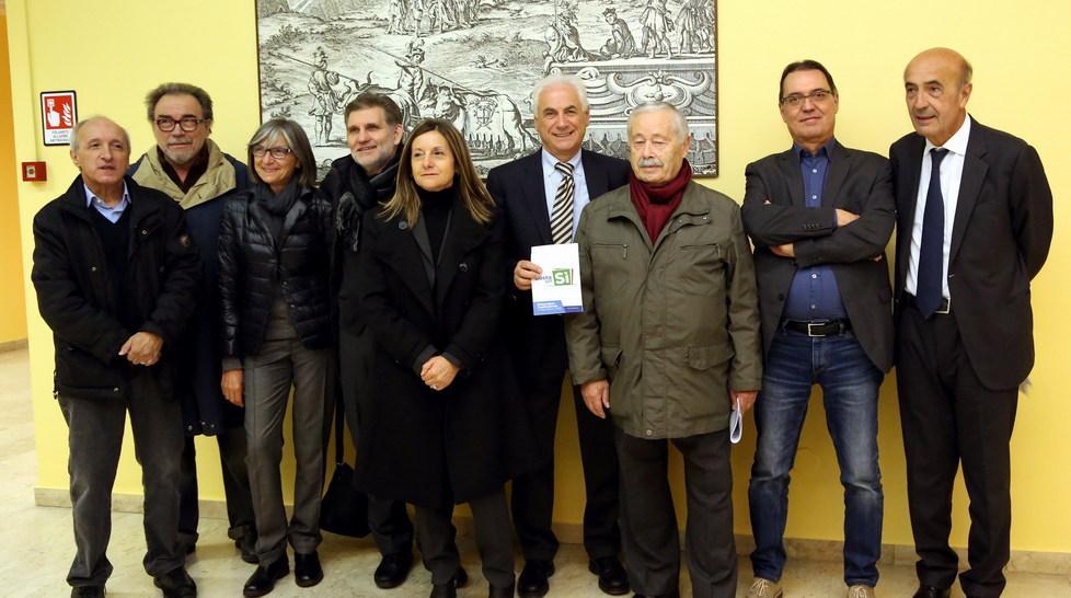 In 150 schierati per il Sì: «Ora si cambia davvero»