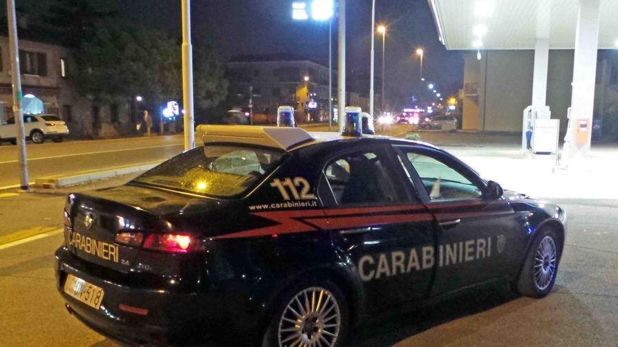 Caccia ai picchiatori, lui è grave