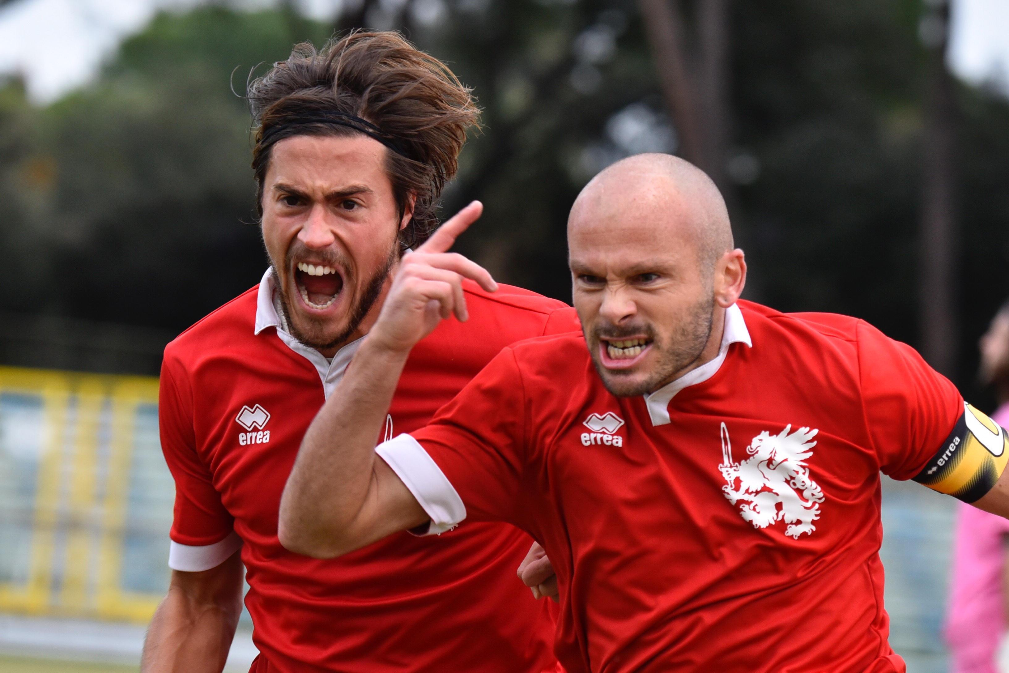 Giacomo De Martis dopo il gol dell'1-0 (foto Bf)