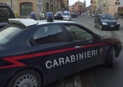 I carabinieri salvano donna dal suicidio 