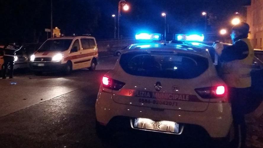 I vigli urbani hanno rintracciato l'uomo senza vita nell'auto in piazza Dante