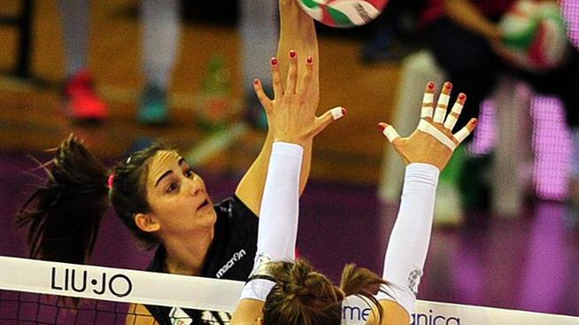 Liu Jo mai così brutta: finisce 0-3