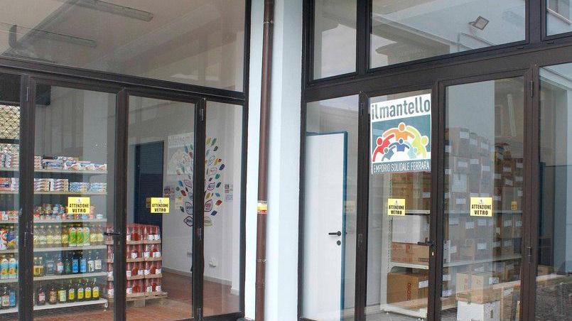 All’emporio “Il Mantello” spesa gratis per i bisognosi
