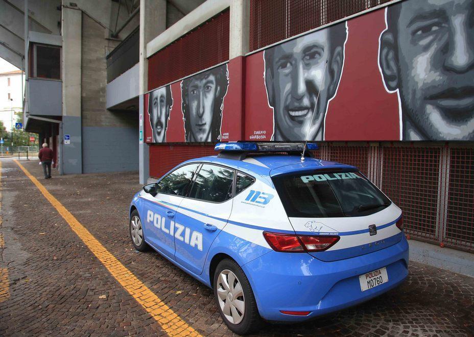 Raid, sequestrati chiodi e telefonini 