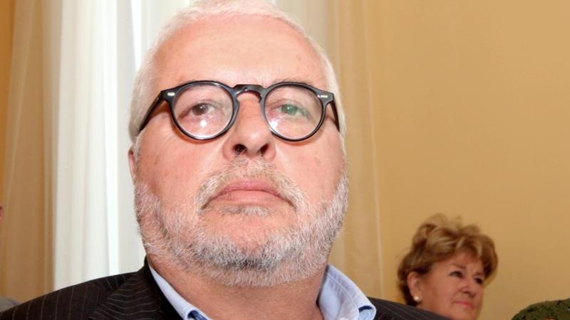 Il sindaco elbano beffa Renzi, il refuso del premier trasformato in un autogol