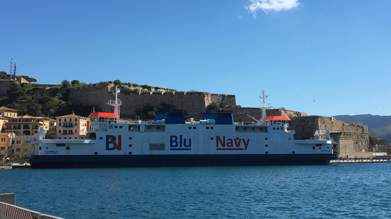 Il traghetto della Blu Navy