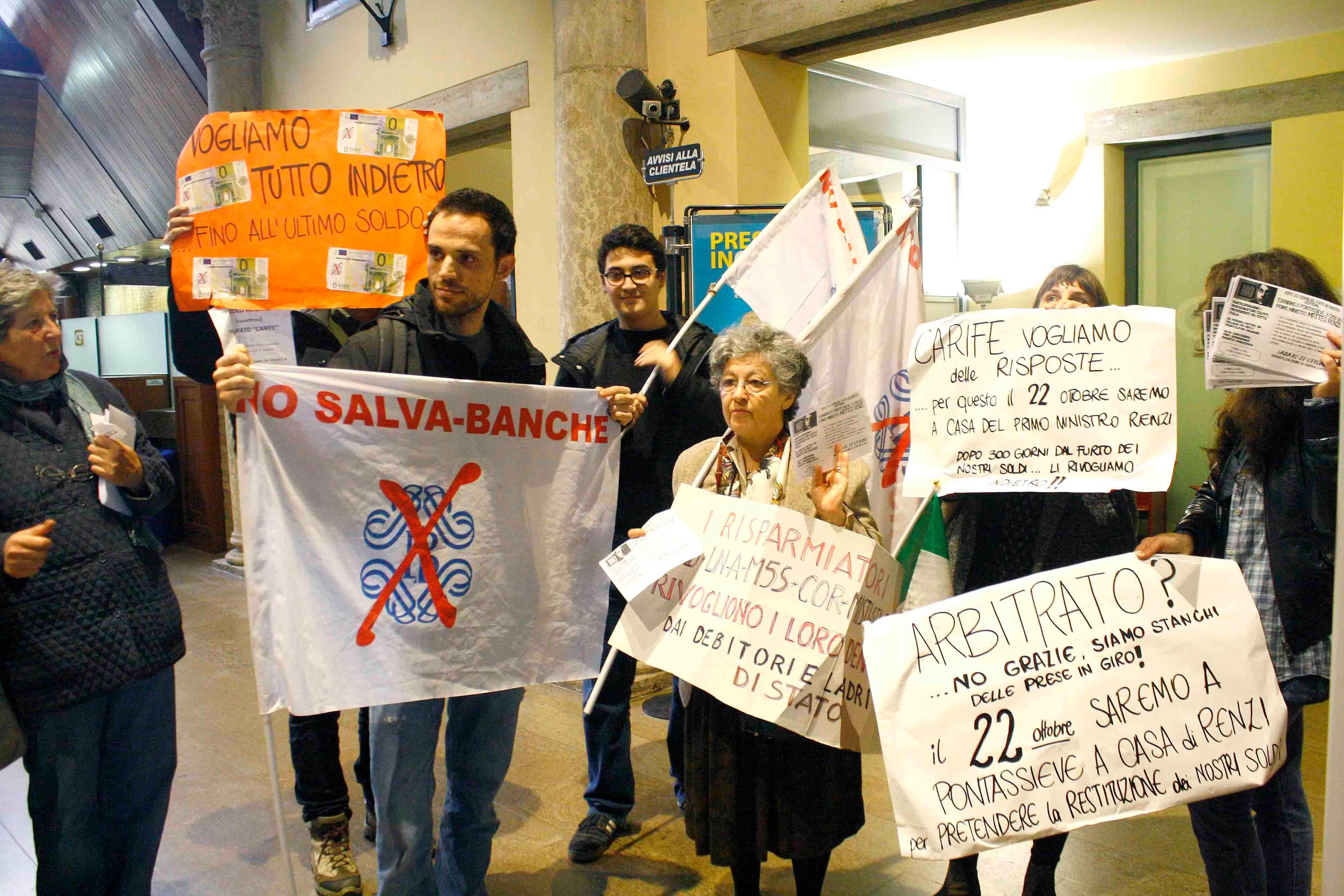 Una protesta degli azzerati Carife