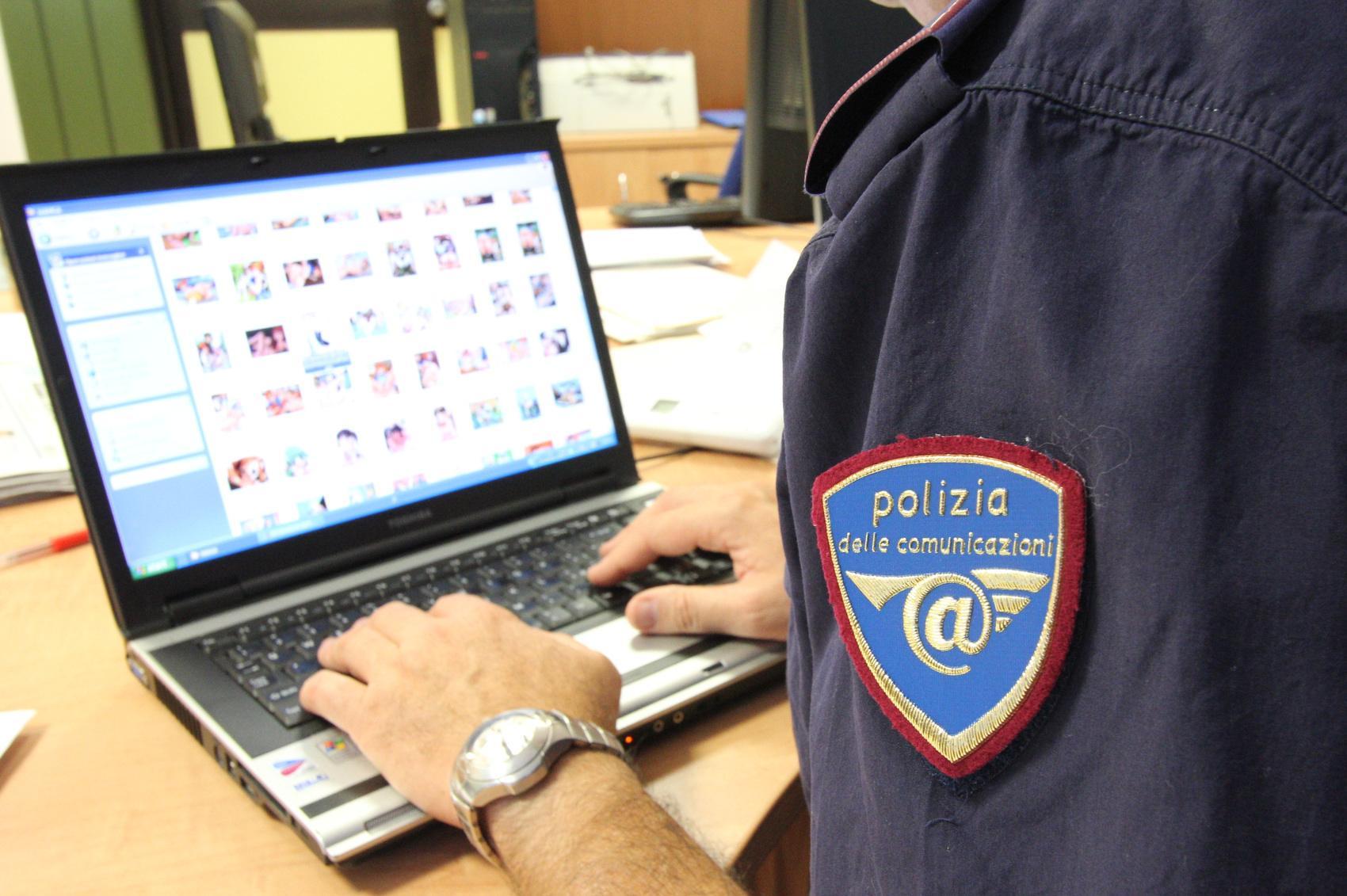 La Polizia postale ha svolto le perquisizioni in tutta Italia