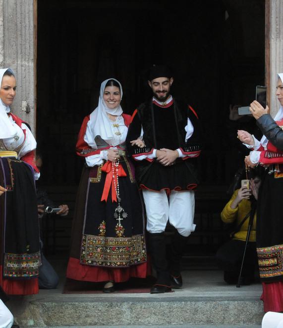 L’antico rituale degli sposi chiude Mastros in Nugoro: un successo 