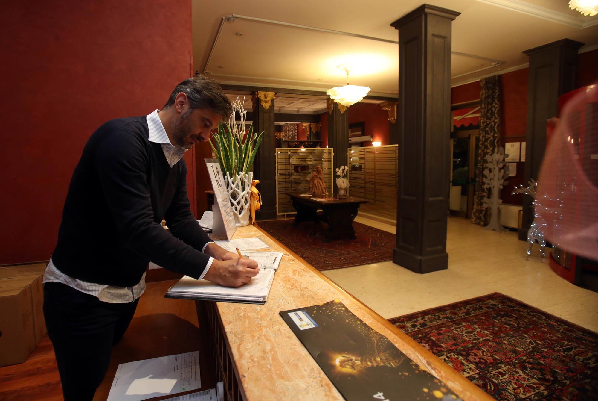 Nicola Guelfi alla reception del Grand Hotel Nizza et Suisse (Foto Nucci)
