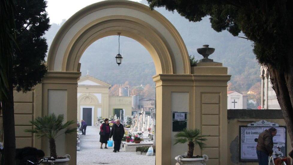 Operazione anti degrado nei cimiteri cittadini
