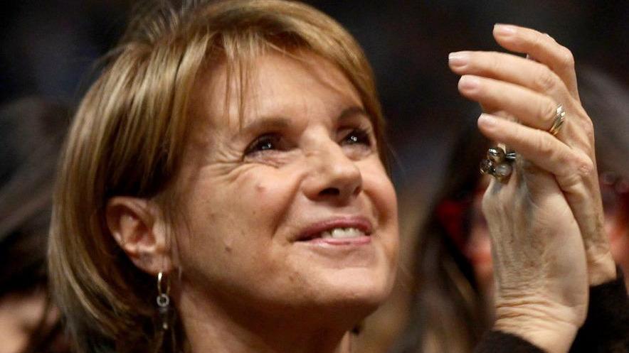 Lella Costa: «Lei è un esempio per tutte»