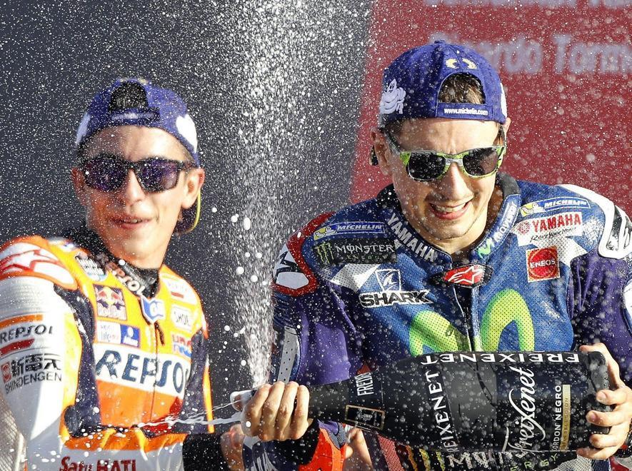 Lorenzo, addio con vittoria E Iannone finisce sul podio