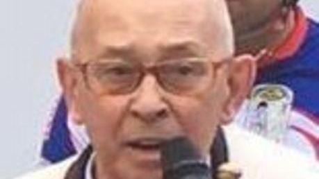 Don Giuseppe Crepaldi festeggia con la comunità