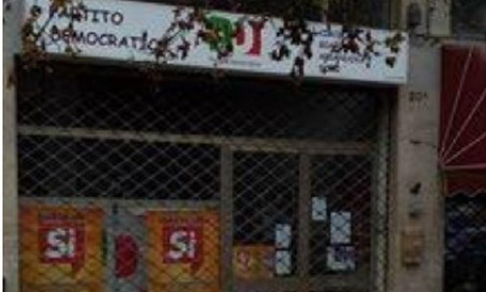 «Quei manifesti non possono stare lì»