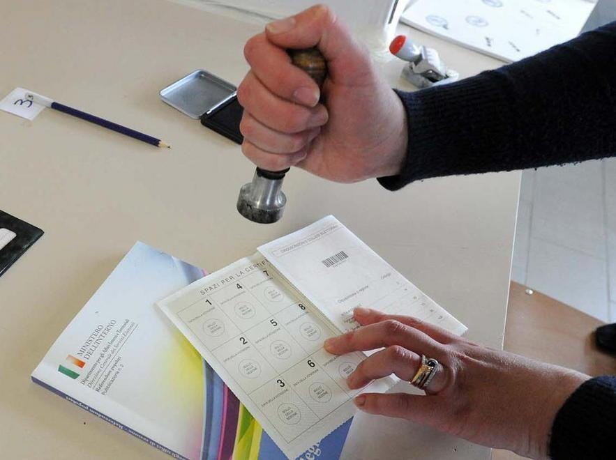 Sì e No, la parola ai costituzionalisti 