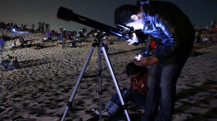 Tutti insieme a scrutare le stelle