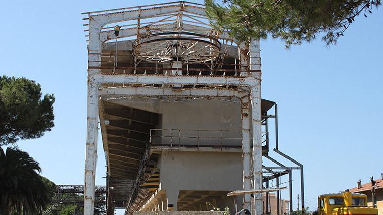 Il silos si può abbattere alla Solvay il via del Tar