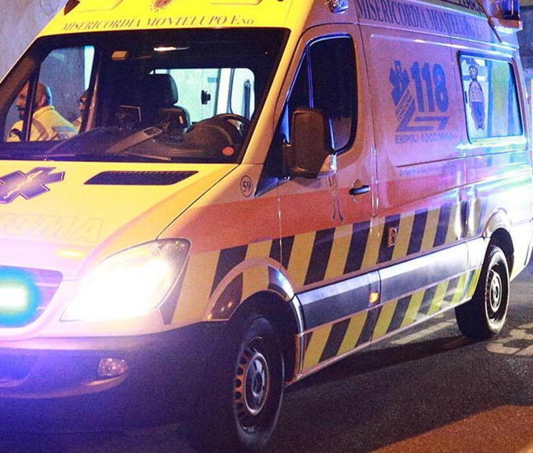 Minaccia con la bottiglia operatore del 118