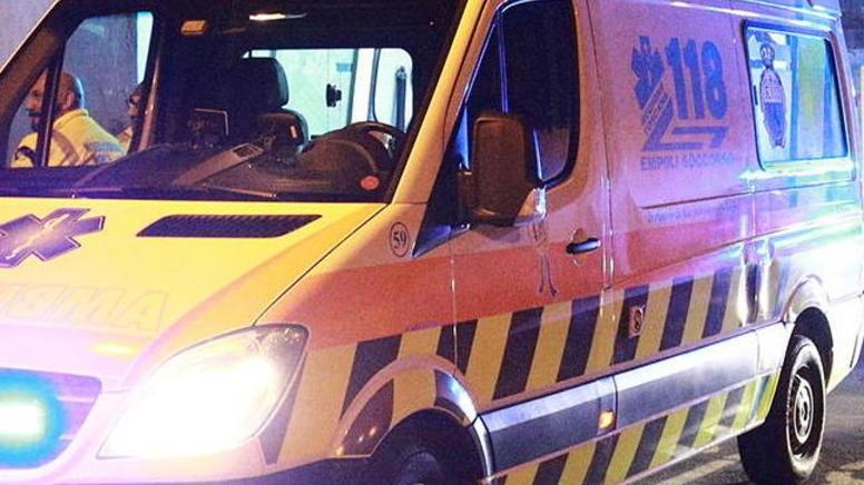 Minaccia con la bottiglia operatore del 118