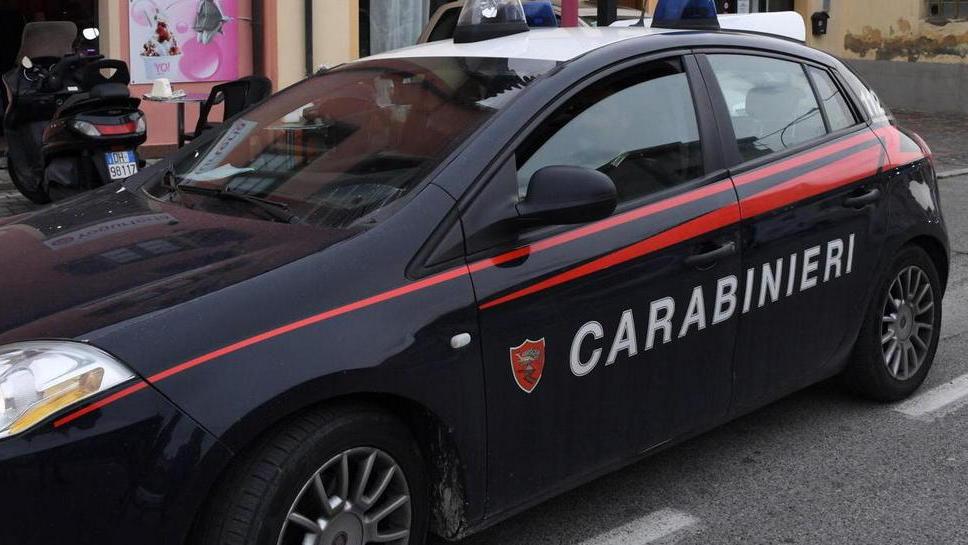 Lite tra vicini di casa donna in gravidanza finisce all’ospedale