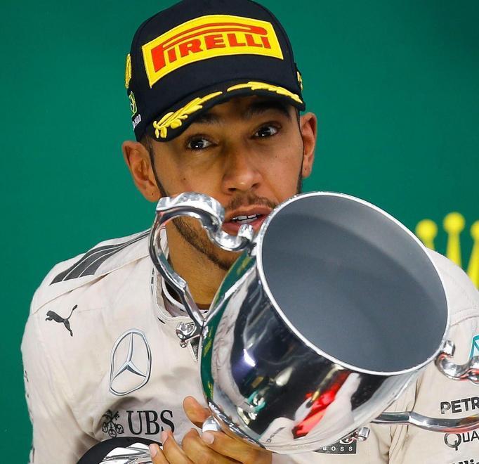 F1, Hamilton carico Scintille in pista tra Vettel e Alonso
