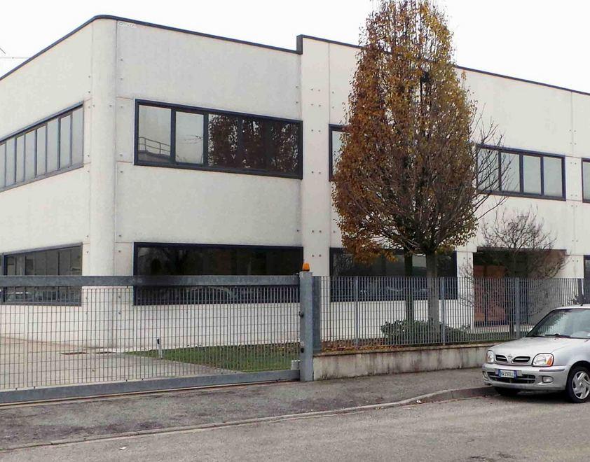 Maxi furto di borsette, razzia da 50mila euro 