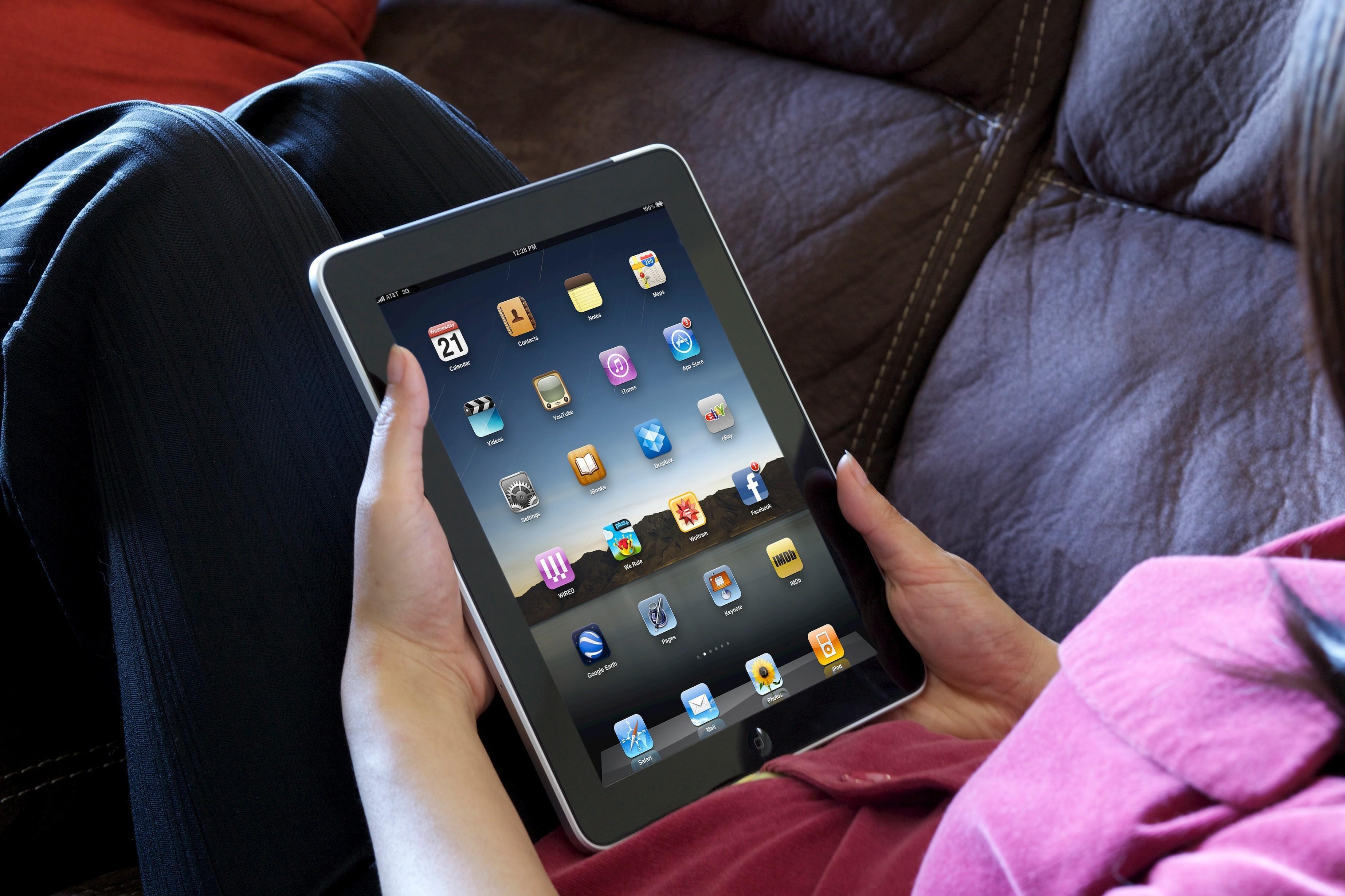 Attenti all'uso di Ipad in auto