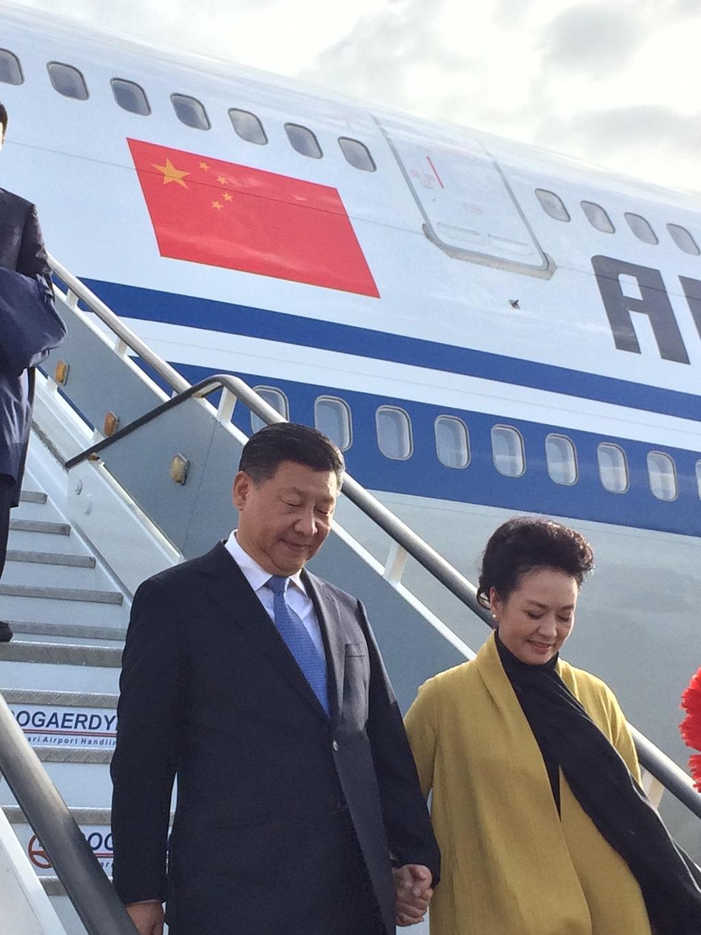 Xi Jinping e la moglie sbarcano in Sardegna