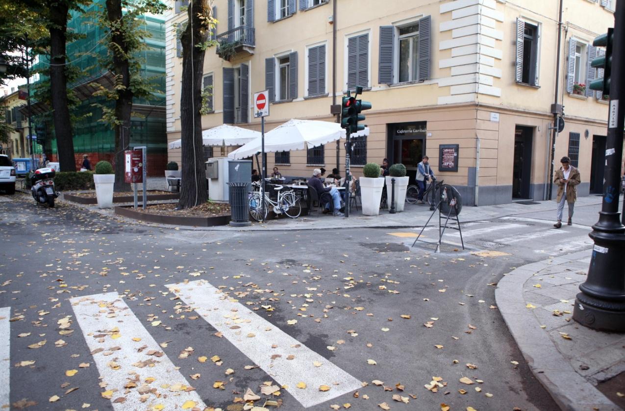 Reggio Emilia, avvocato picchiato e rapinato in strada