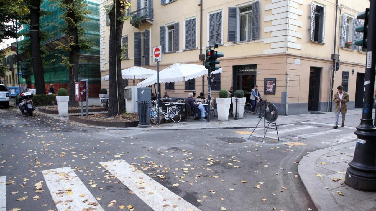 Reggio Emilia, avvocato picchiato e rapinato in strada