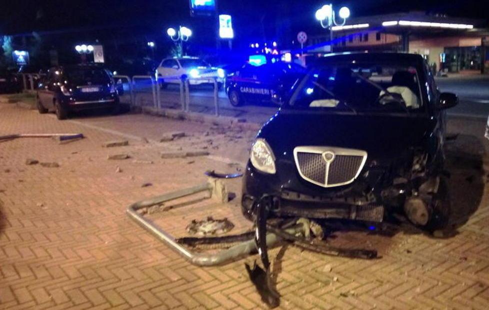 Scappa dopo l’incidente, caccia al pirata 