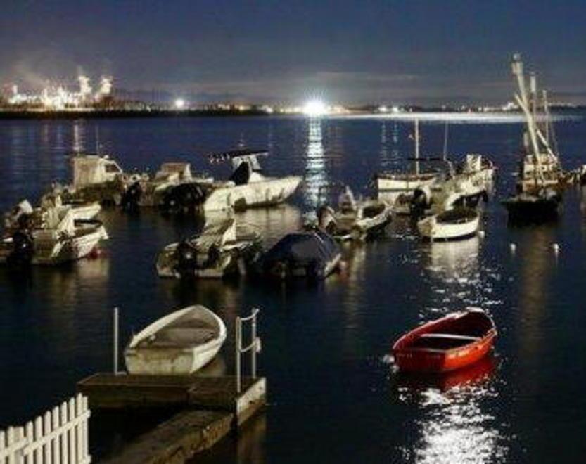 un collage di foto by night