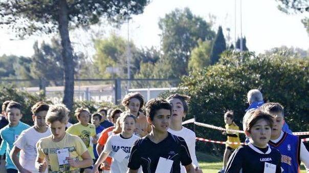 Tutti a lezione di corsa In 931 alla partenza della storica campestre