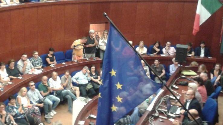 Comune ormai alle corde Pochi soldi e neo-assunti