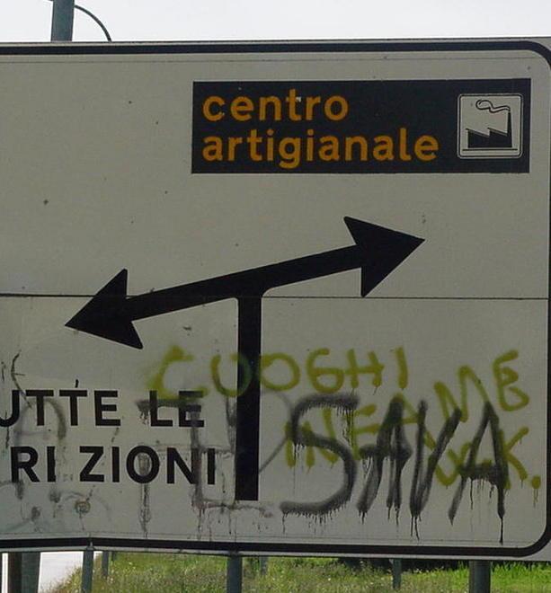 Spesi 23mila euro per pulire i cartelli stradali imbrattati