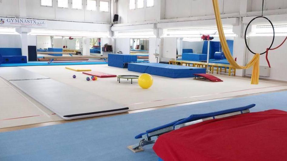 Ruba in palestra ma le atlete lo rintracciano