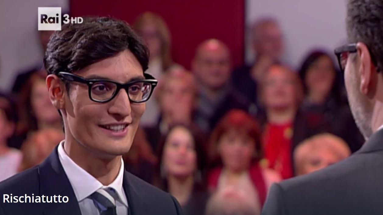 Michele Parisi davanti a Fabio Fazio al momento del primo round di domande