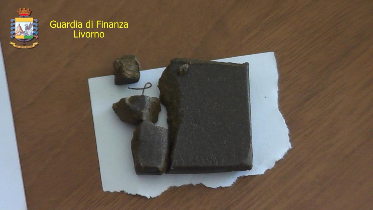 L'hashish sequestrato dalla Finanza