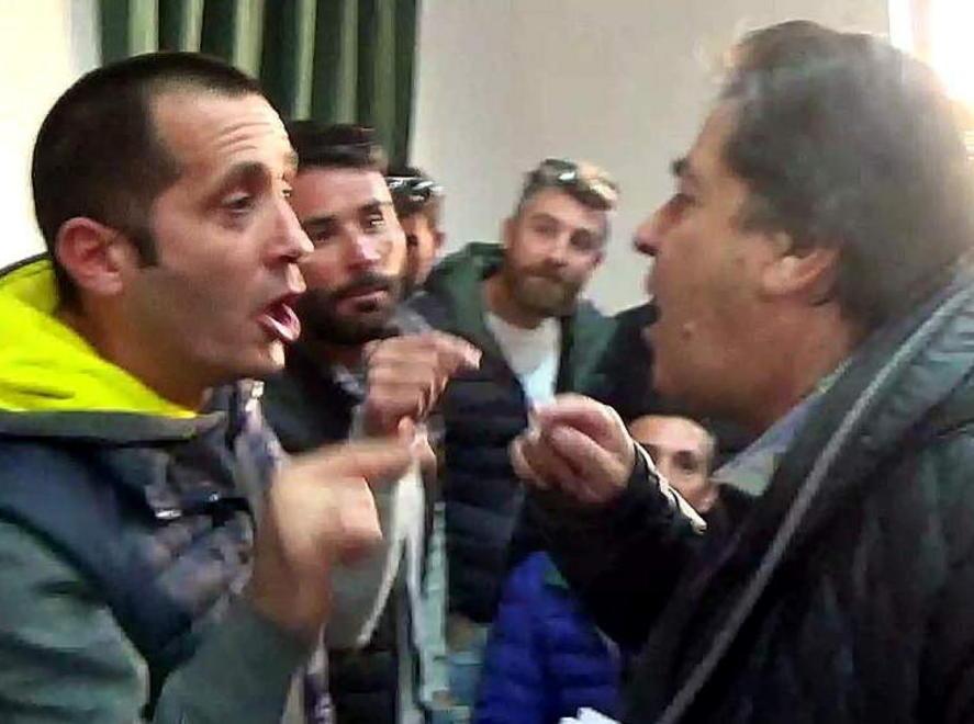 Alta tensione durante l'incontro