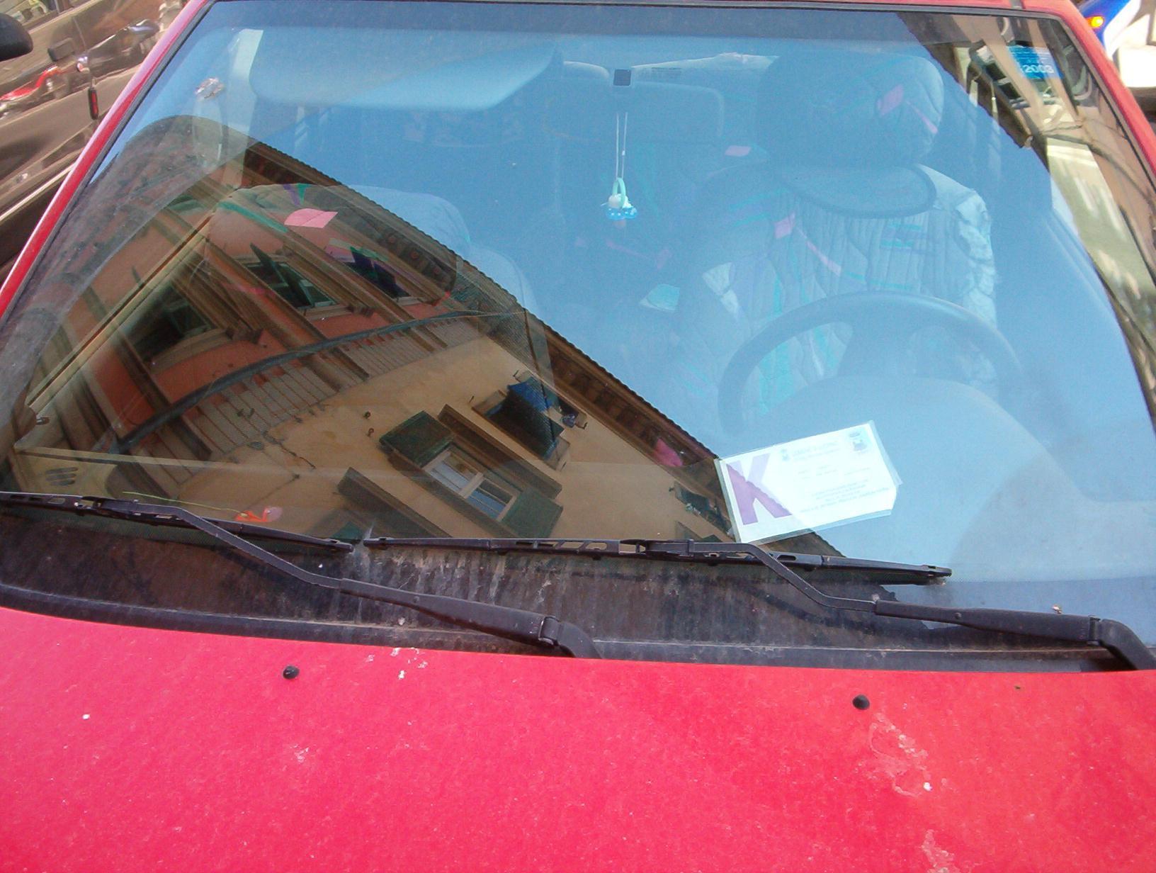 Contrassegni auto, sono in consegna le lettere con i bollettini per il pagamento