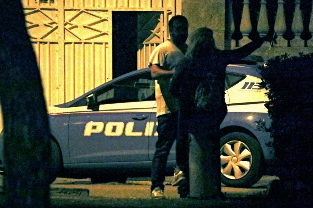 Una volante della polizia al lavoro (foto di archivio)