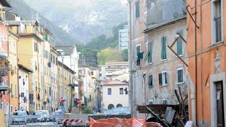 Crollo palazzina, le richieste del pm