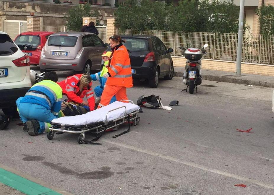 Travolto dall’auto in retromarcia, è grave 