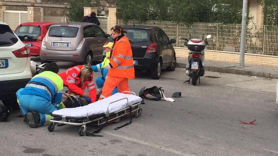 Travolto dall’auto in retromarcia, è grave