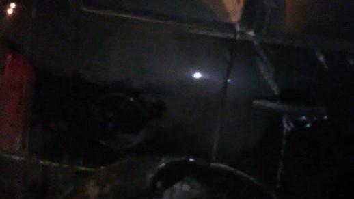 Appiccano il fuoco a una Audi in zona Garibaldi